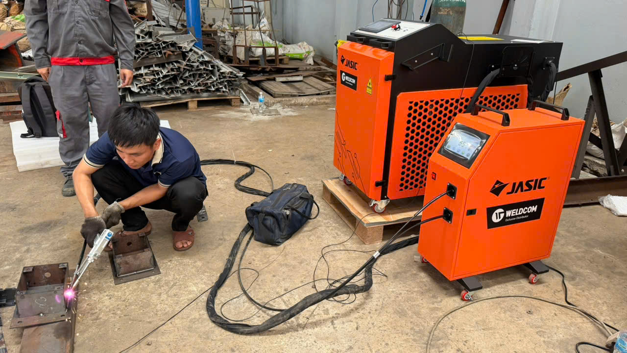 máy hàn laser jasic 3000w mới nhất 2026